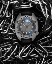 Load image into Gallery viewer, Rdunae Vintage Turtle 6105-8000 - WR Watches PLT