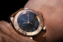 Load image into Gallery viewer, Shirryu Bronze Diver