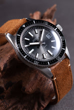 Load image into Gallery viewer, Hruodland Retro Diver