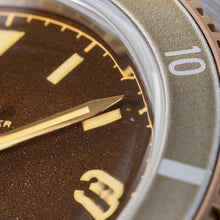 Load image into Gallery viewer, Thorn Big Crown Vintage 6200 Diver - WR Watches