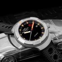 Load image into Gallery viewer, Thorn Titanium Retro Diver