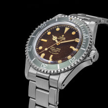 Load image into Gallery viewer, Thorn Vintage Snowflake Sub Diver - WR Watches