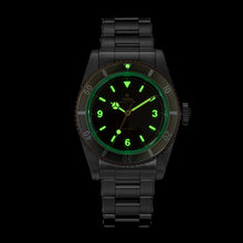 Load image into Gallery viewer, Thorn Big Crown Vintage 6200 Diver - WR Watches