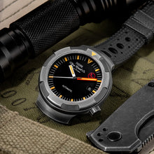 Load image into Gallery viewer, Thorn Titanium Retro Military Diver