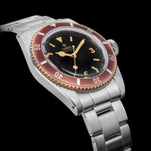 Load image into Gallery viewer, Thorn Big Crown Vintage 6200 Diver - WR Watches