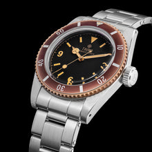 Load image into Gallery viewer, Thorn Big Crown Vintage 6200 Diver - WR Watches
