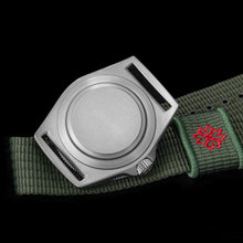 Load image into Gallery viewer, Thorn Titanium FXD GMT Diver