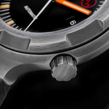 Load image into Gallery viewer, Thorn Titanium Retro Military Diver