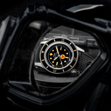 Load image into Gallery viewer, Thorn Titanium Anti-Magnetic FF Diver: No Radiation