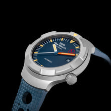 Load image into Gallery viewer, Thorn Titanium Retro Diver