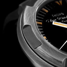 Load image into Gallery viewer, Thorn Titanium Retro Military Diver