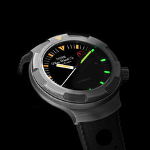 Load image into Gallery viewer, Thorn Titanium Retro Military Diver