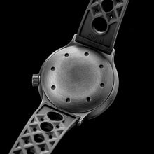Load image into Gallery viewer, Thorn Titanium Retro Military Diver