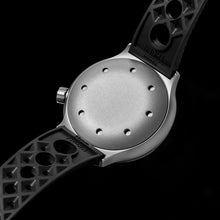 Load image into Gallery viewer, Thorn Titanium Retro Diver