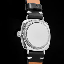 Load image into Gallery viewer, Thorn Retro Oyster Style Quartz Watch