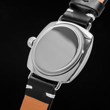 Load image into Gallery viewer, Thorn Retro Oyster Style Quartz Watch