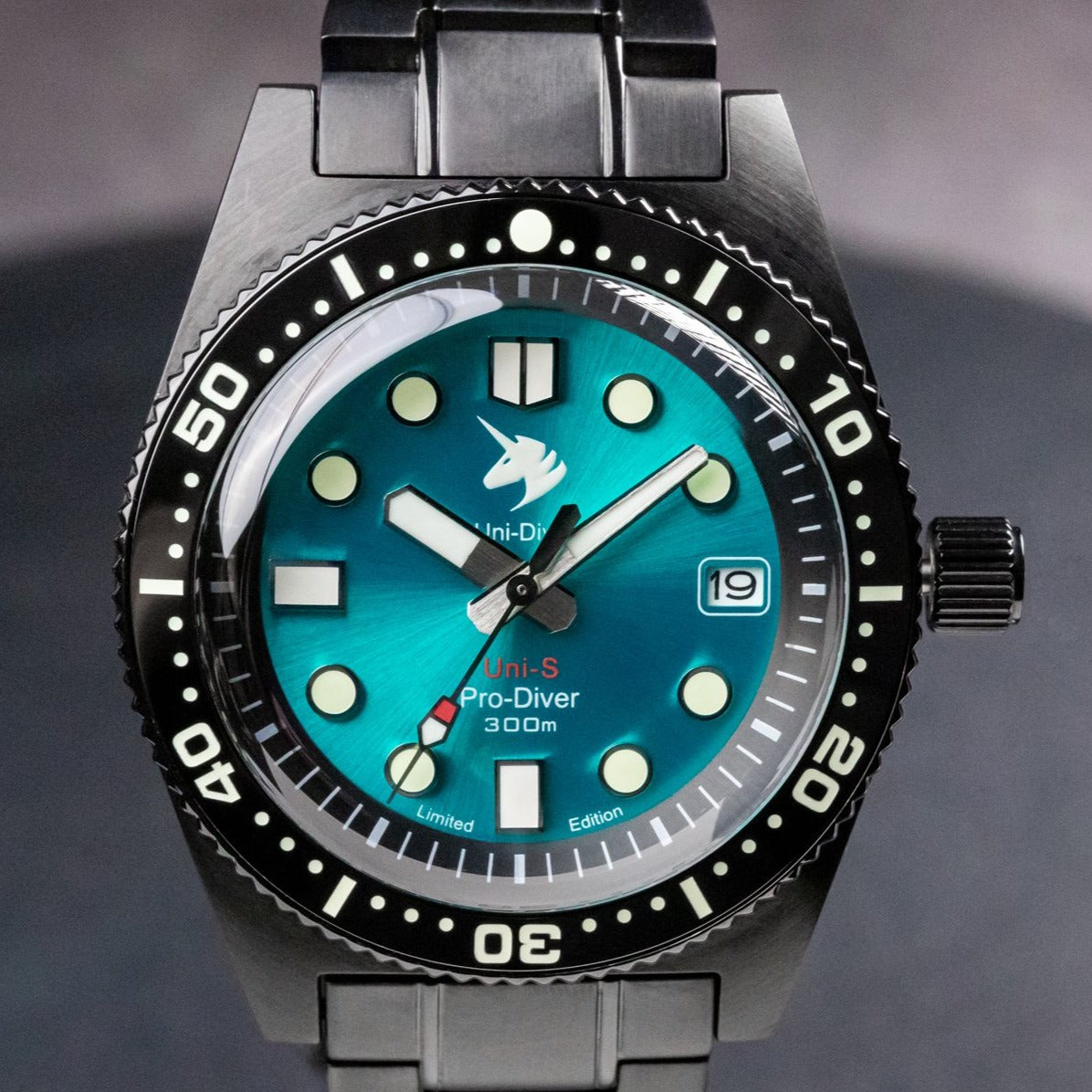 Uni store dive watch