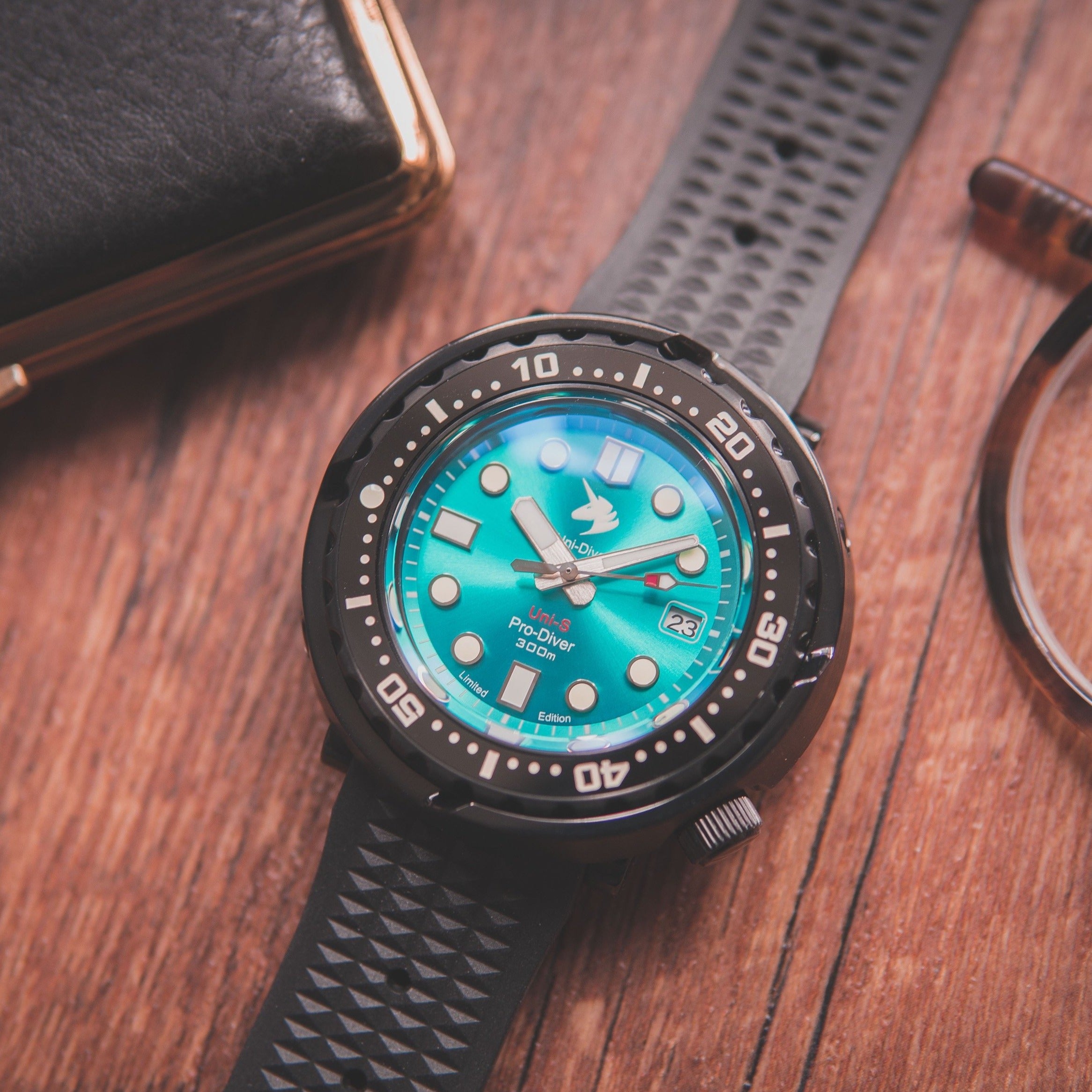 Proxima Aluminiumn Black Tuna Uni-Dive WR Watches