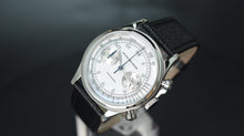 Load image into Gallery viewer, Hruodland Vintage Chronograph