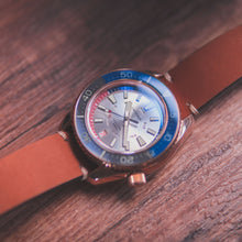 Load image into Gallery viewer, Proxima Bronze MM300 Day-date Silver Dial