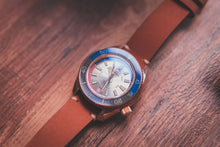 Load image into Gallery viewer, Proxima Bronze MM300 Day-date Silver Dial