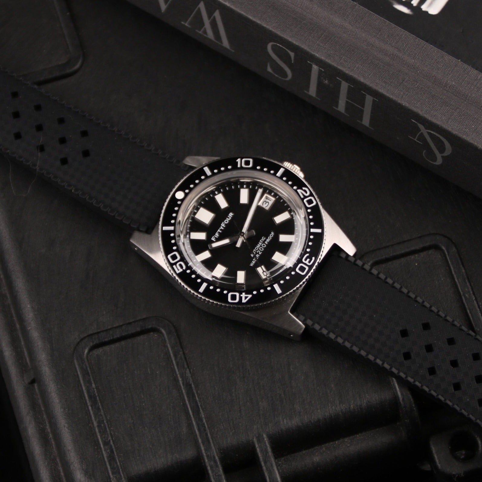 Fifty four watch discount 62mas